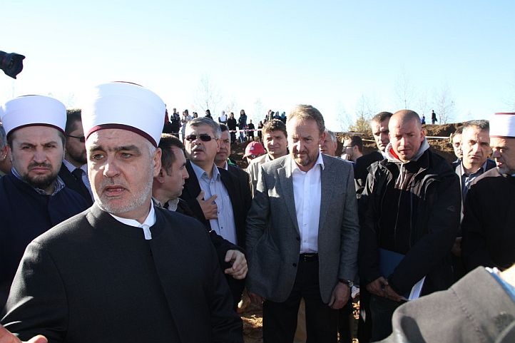 Reisu-l-ulema obišao lokalitet masovne grobnice Tomašica kod Prijedora