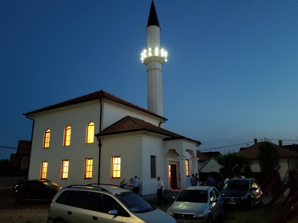 FOTO: 17. noć mjeseca Ramazana u Ahmed-age Krpića džamiji u Bijeljini.