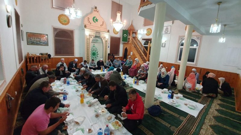 Iftar u Hajrija džamiji, džemat Srednja Trnova, Medžlis Islamske zajednice Bijeljina