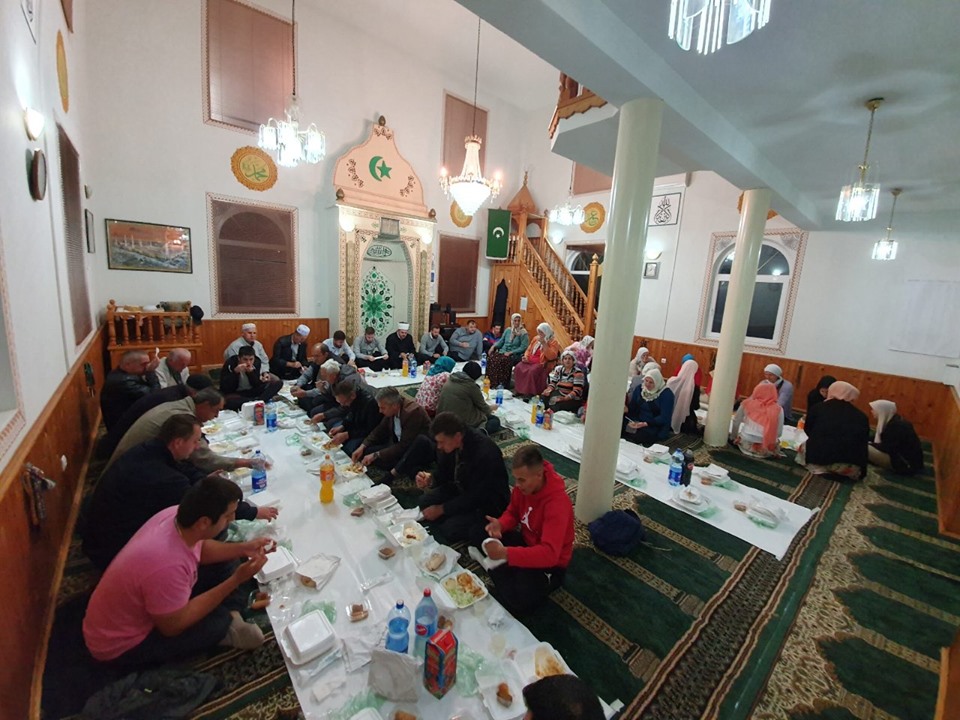 Iftar u Hajrija džamiji, džemat Srednja Trnova, Medžlis Islamske zajednice Bijeljina