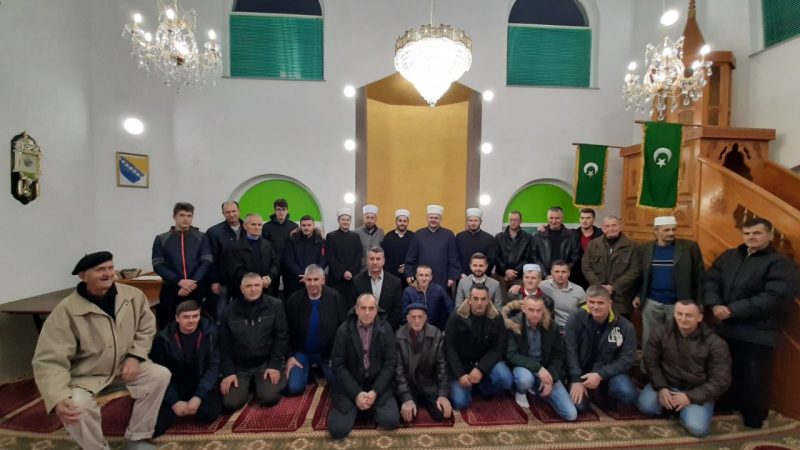Mevlud u džematu Glinje povodom renoviranja enterijera Azizija džamije