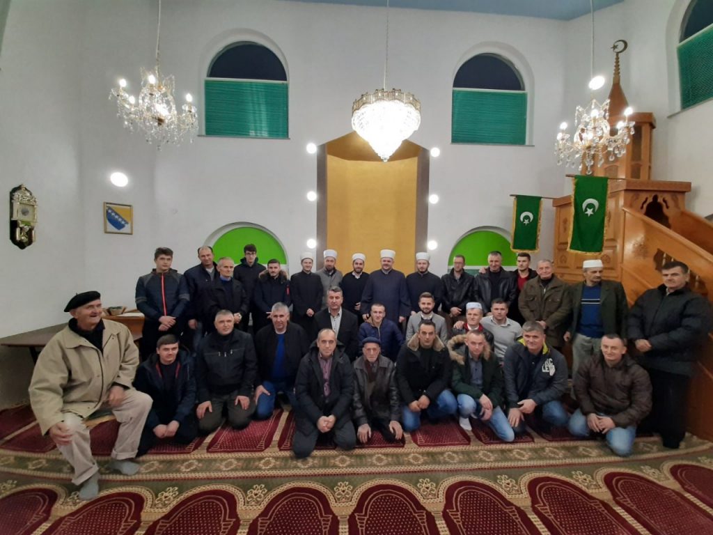 Mevlud u džematu Glinje povodom renoviranja enterijera Azizija džamije