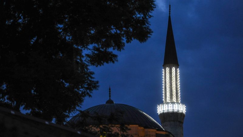 Večeras nastupa mubarek Ramazan, sutra prvi dan posta