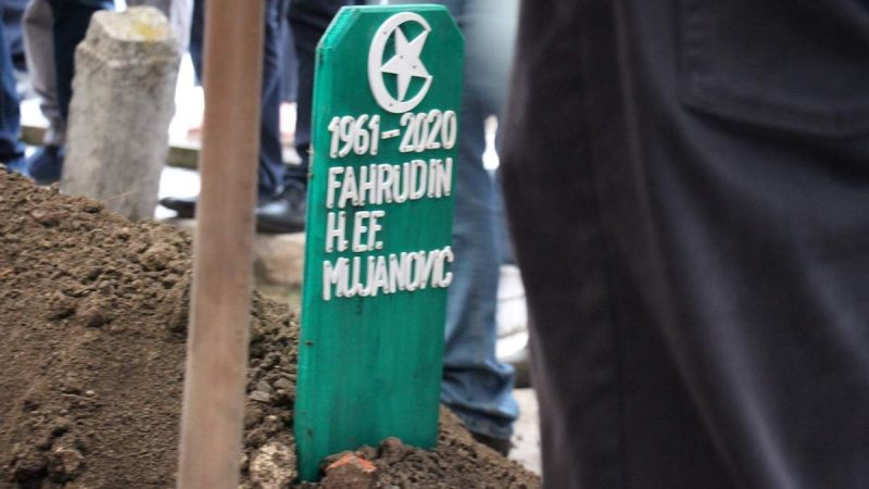 Klanjana dženaza Fahrudin-ef. Mujanoviću