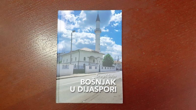 Hadži D. Suljo uplatio prikupljeni novac za tepihe Ahmed-bega Salihbegovića džamije u Bijeljini