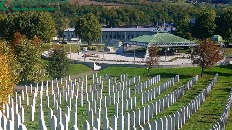 Džuma-namaz na musalli u Potočarima