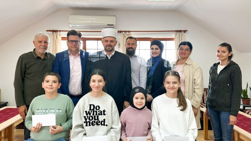 Prijem za polaznike mekteba, učesnike takmičenja na nivou Muftijstva tuzlanskog, njihove roditelje i muallime