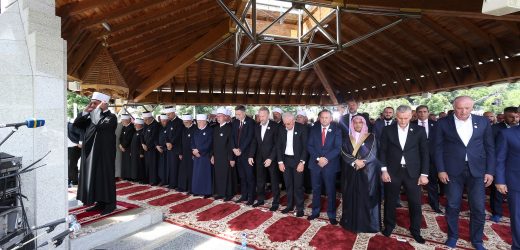 Potočari: Reisul-ulema predvodio dženazu za deset žrtava genocida